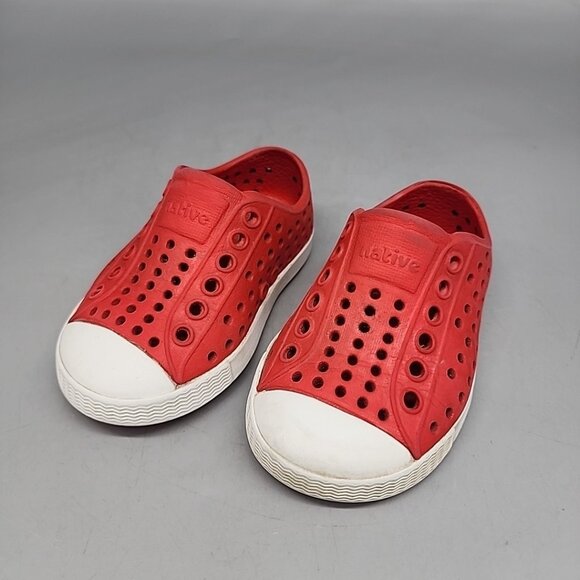 Toddlers Native Water Shoes Red Size 4 Slip On - Picture 1 of 5